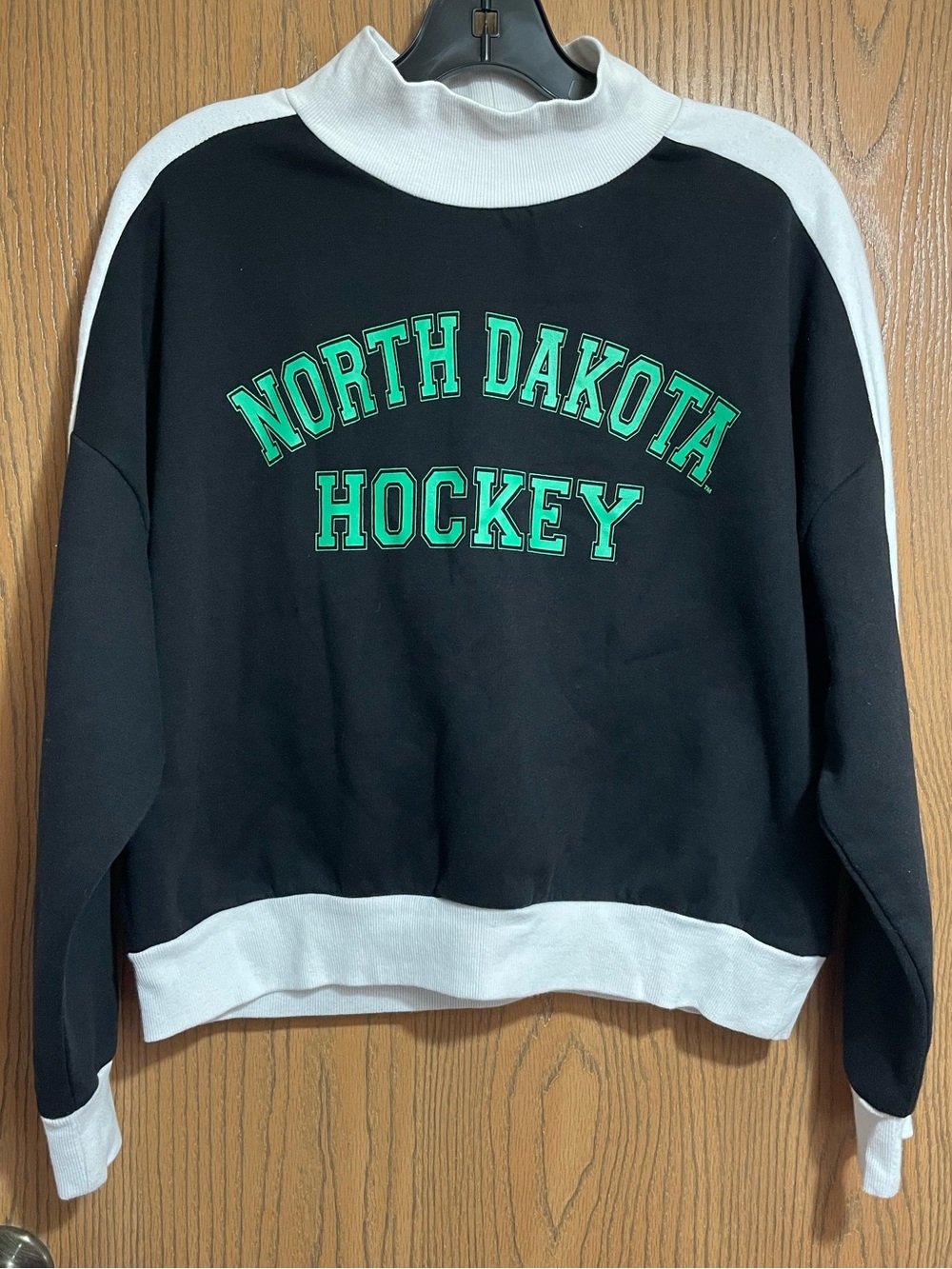 North Dakota Hockey Black & White Pullover Sweatshirt